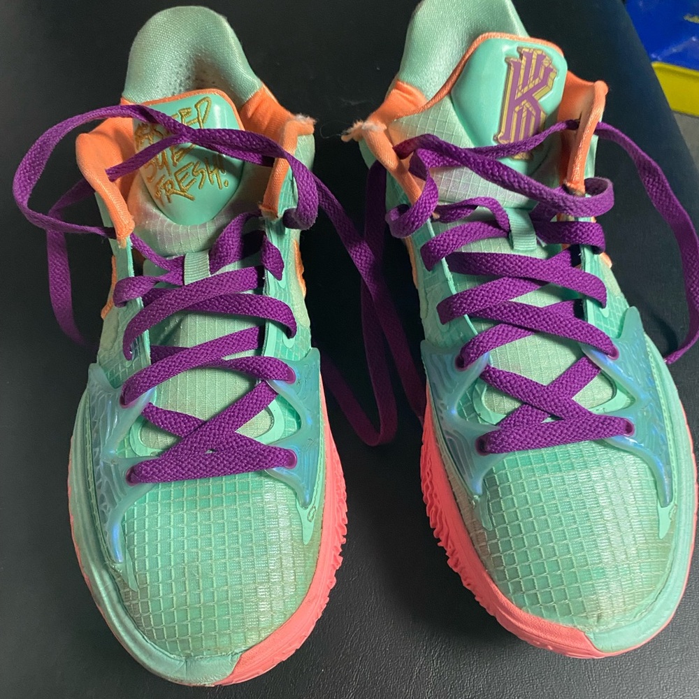 Kyrie shoes size 7